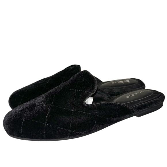 Torrid Black Velvet Quilted Mules Slip On flats Women's Size 7.5W (Wide) - Picture 2 of 16